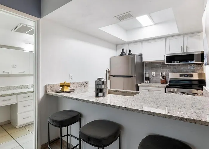 Landing Stylish In Apartment *