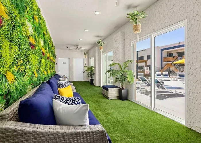 Landing Stylish In Apartment *
